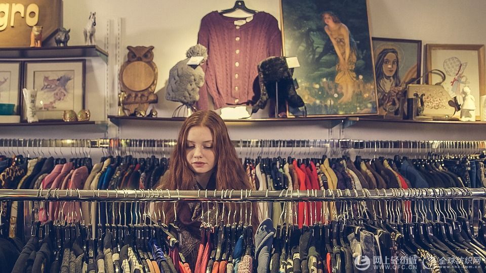 美國將推遲對中國服裝征收10%關(guān)稅,穿衣關(guān)乎民生,加稅對誰都不好(圖1)